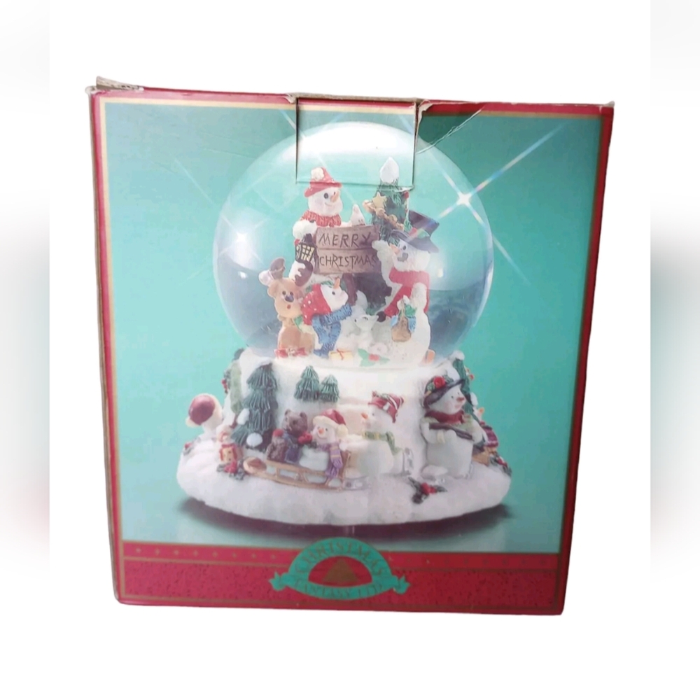 Christmas Fantasy Wonderland Musical Globe frosty the snowman
